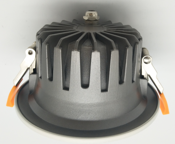 100V - cuerpo antideslumbrante de la lámpara de la aleación de aluminio de 240V Dimmable LED Downlights fundado